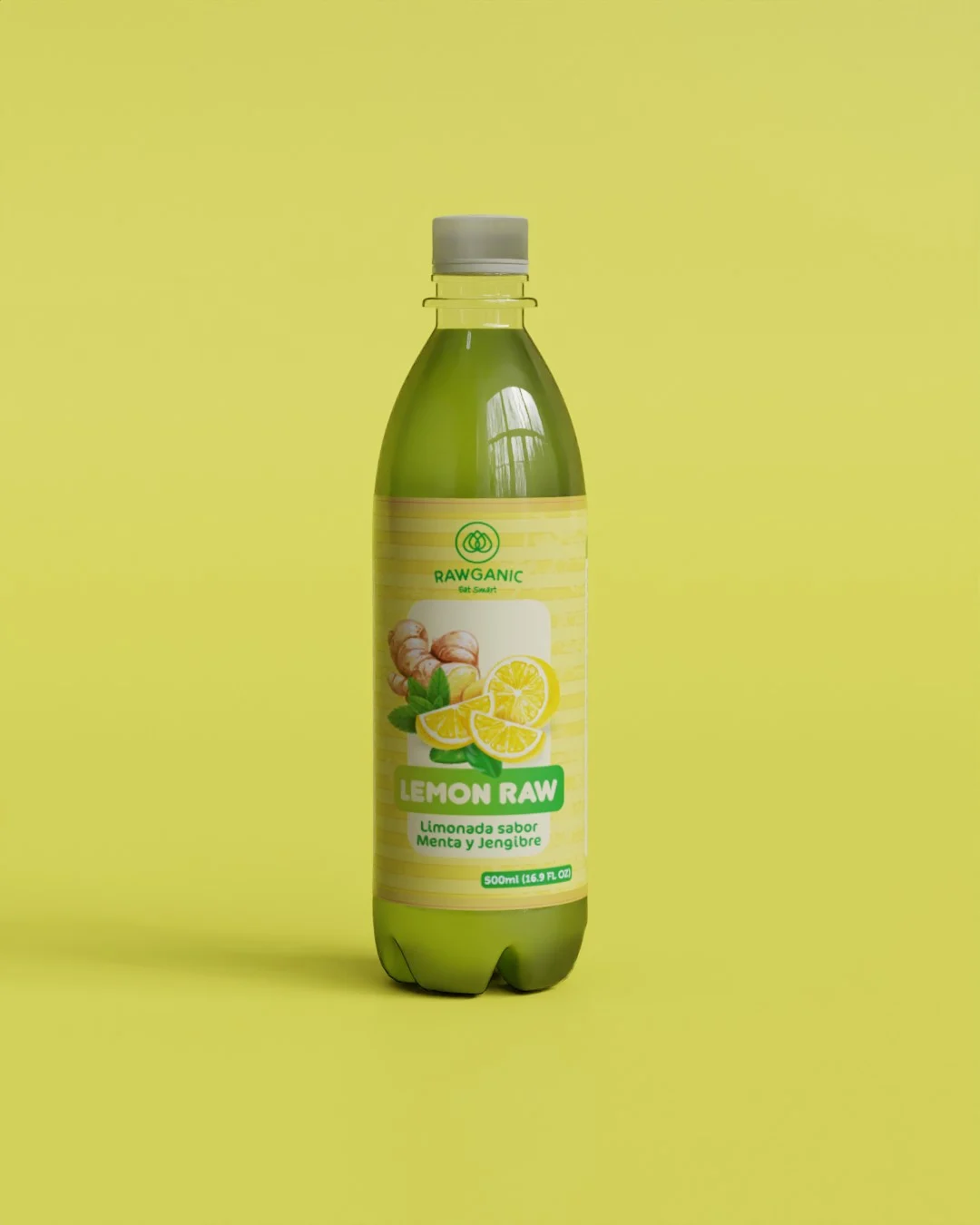 Botella de limonada Lemon Raw sabor menta-jengibre sobre fondo amarillo